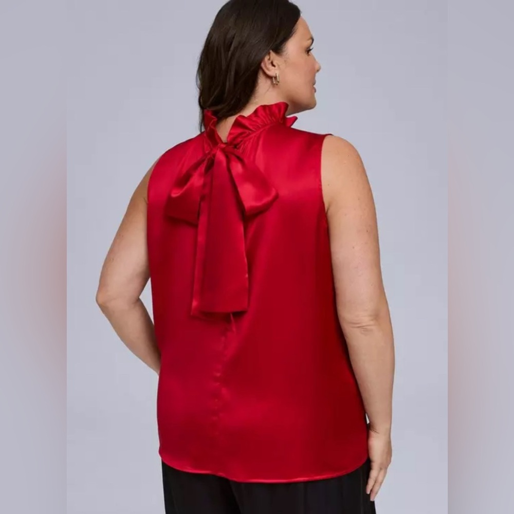 Torrid NWOT Belle Isle Ruffle Neck Bow Back Top- Size 0 - Picture 3 of 4
